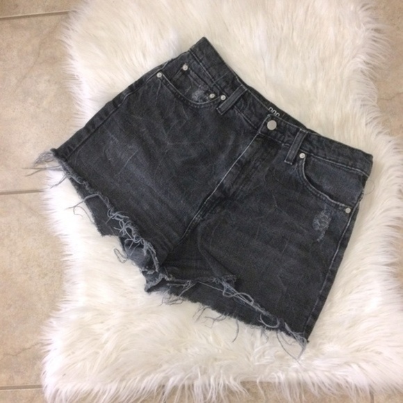 BDG Girlfriend High Rise Black Raw Edge Distressed Denim Jean Shorts Size 30 - Picture 4 of 13
